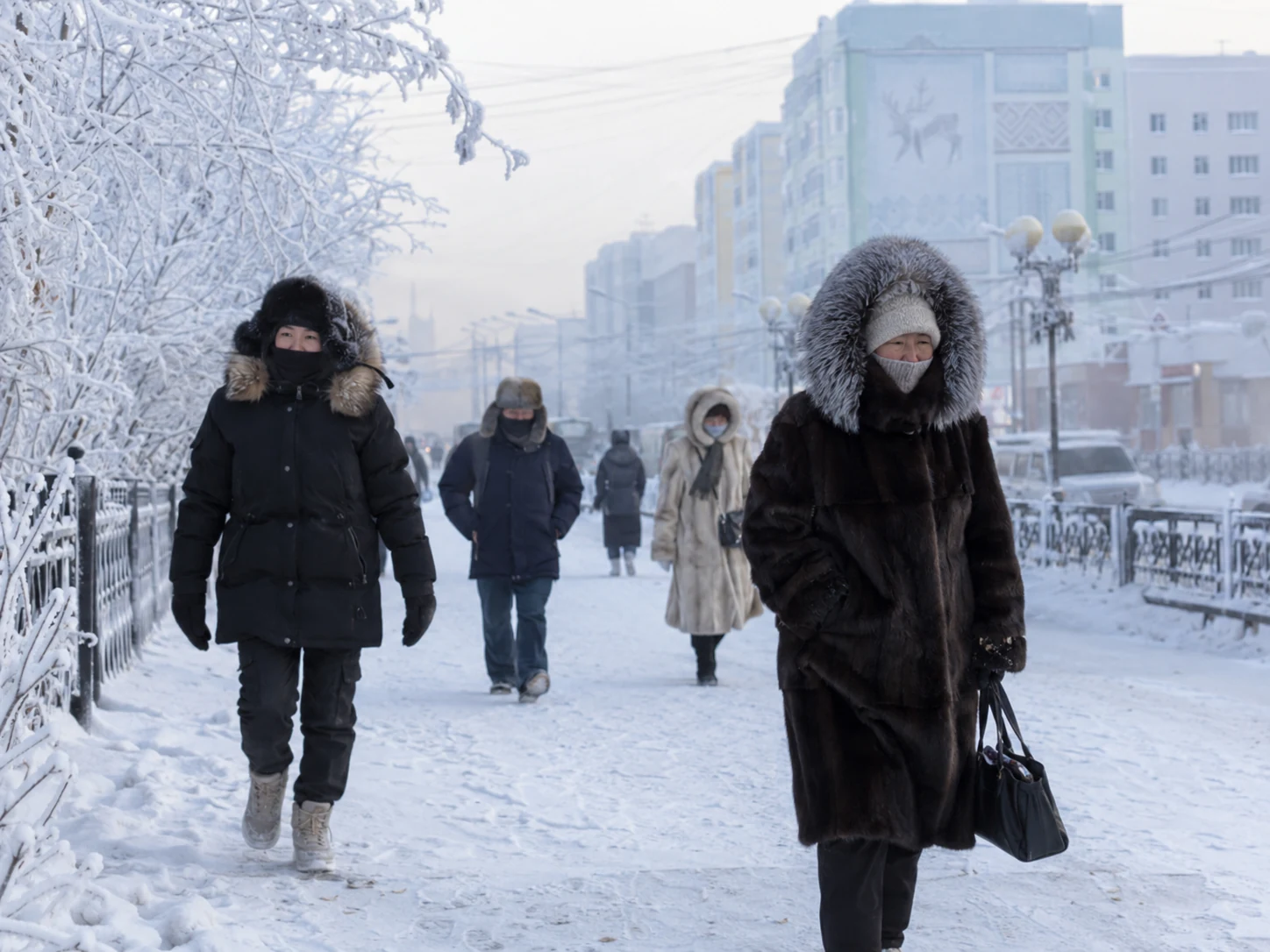 Жители северного города зимой